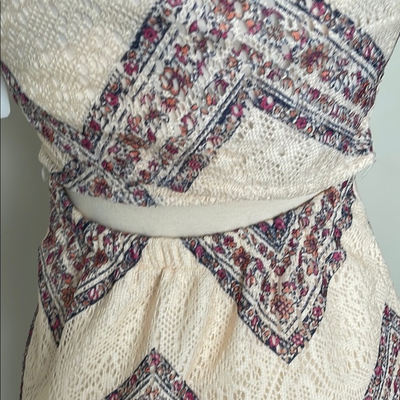 Patterned Beige Dress - Picture 6 of 7
